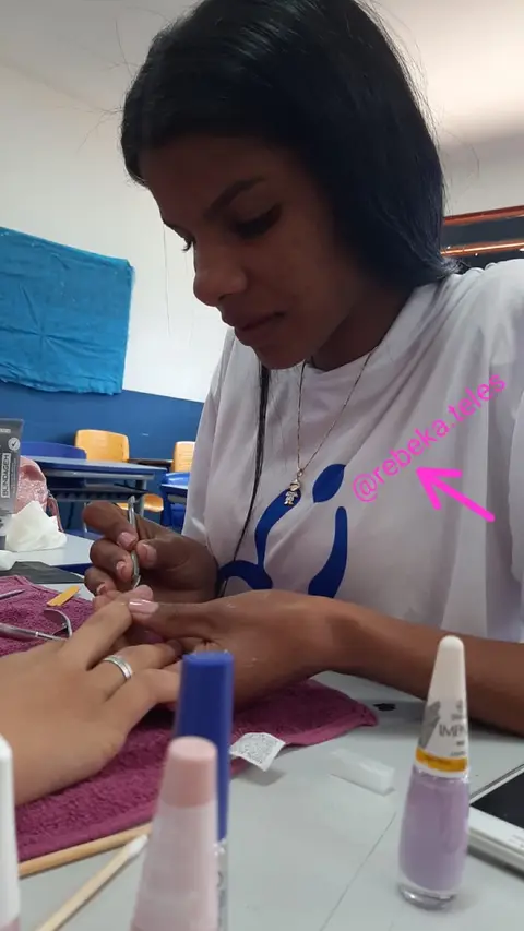Aulas de beleza no CEM 416, 21 de maio, foto 2