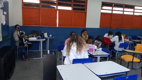 Aulas de beleza no CEM 416, 21 de maio, foto 5
