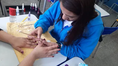 Aulas de beleza no CEM 416, 21 de maio, foto 7
