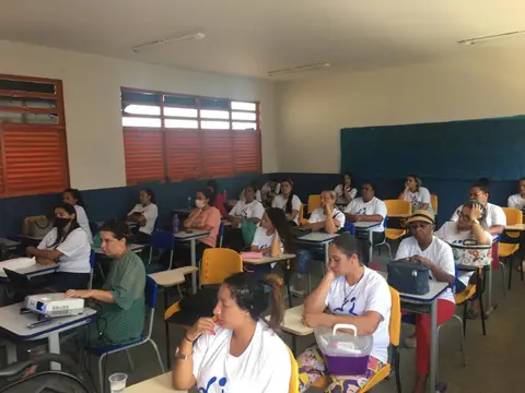 Aula e palestra de empreendedorismo no Centro Educacional 416, foto 7